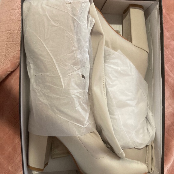 Pointed Toe Neoprene Over The Knee Boot Cream - Picture 3 of 6